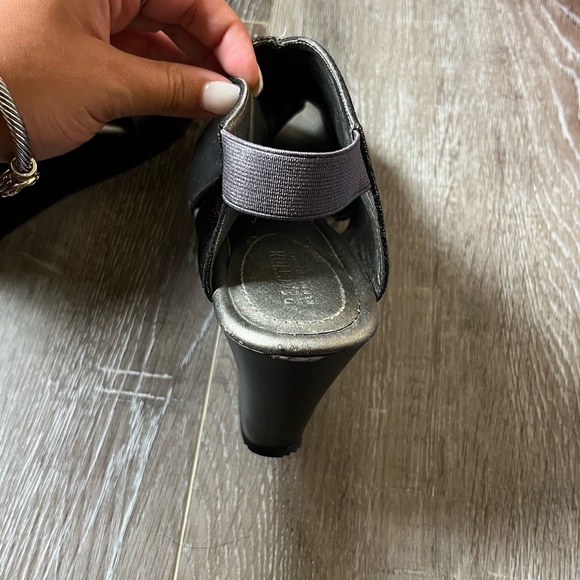 Silver Wedges- Kenneth Cole Reaction - Picture 4 of 4